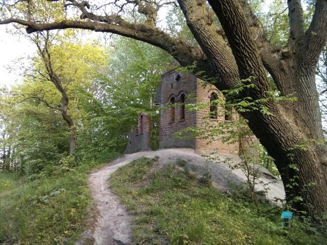 Die Ruine im Hochdorfer Garten